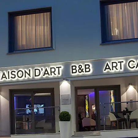 La Maison D'art Bed & Breakfast