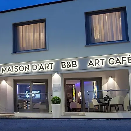 Bed & Breakfast La Maison D'art 3*
