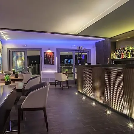 La Maison D'art Bed & Breakfast 3*