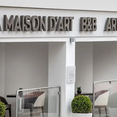 ベッド・アンド・ブレックファスト La Maison D'art 3*