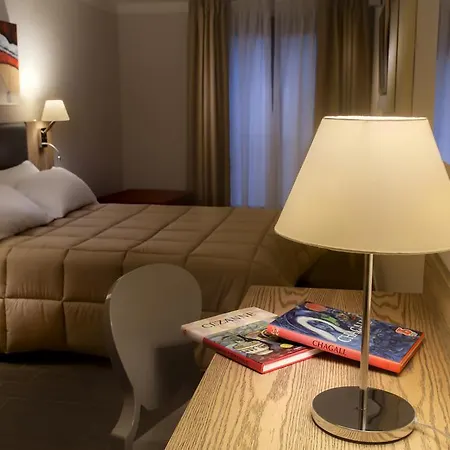 La Maison D'art 3* サンタ・テレーザ・ガッルーラ